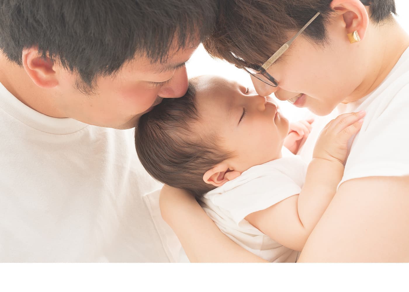 赤ちゃんと両親